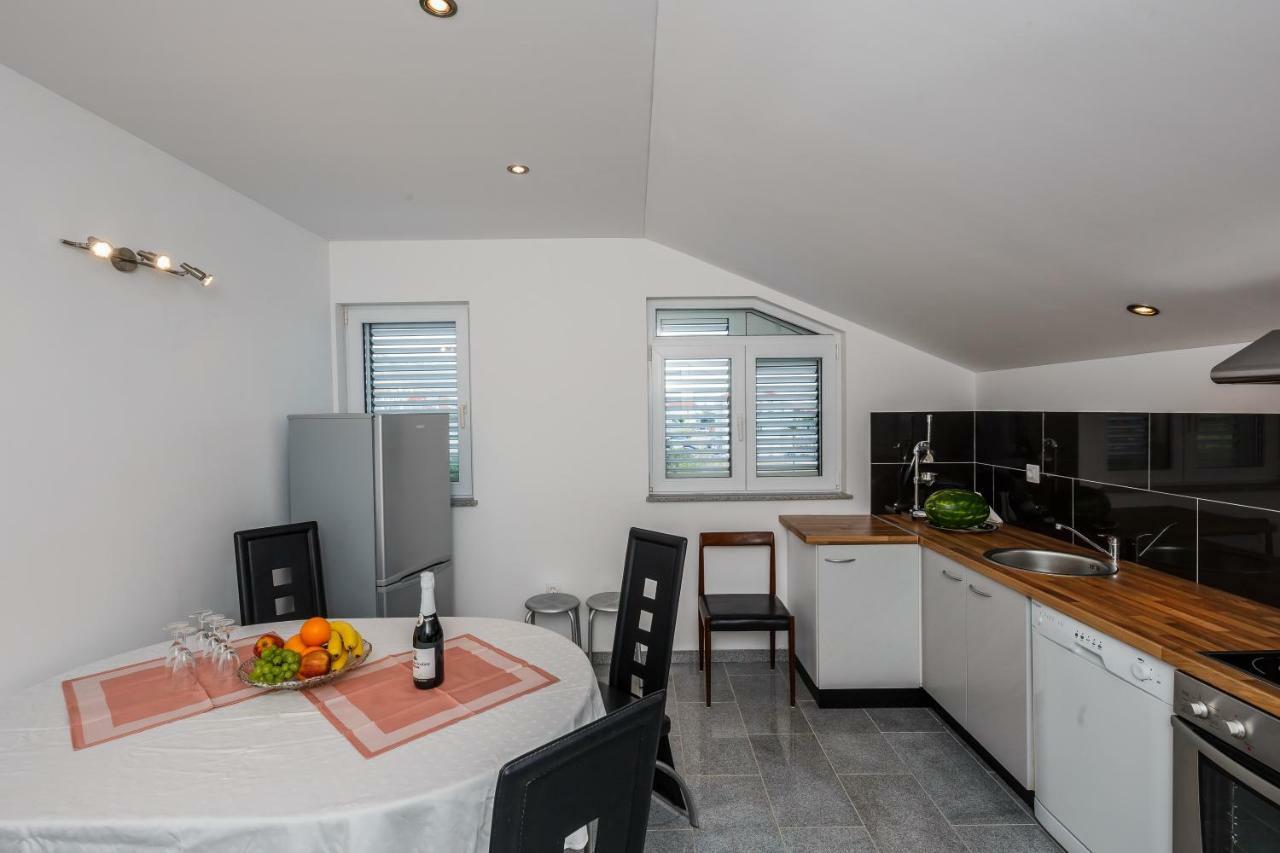 Apartman Lucija Kaštela Buitenkant foto