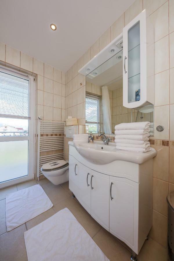 Apartman Lucija Kaštela Buitenkant foto