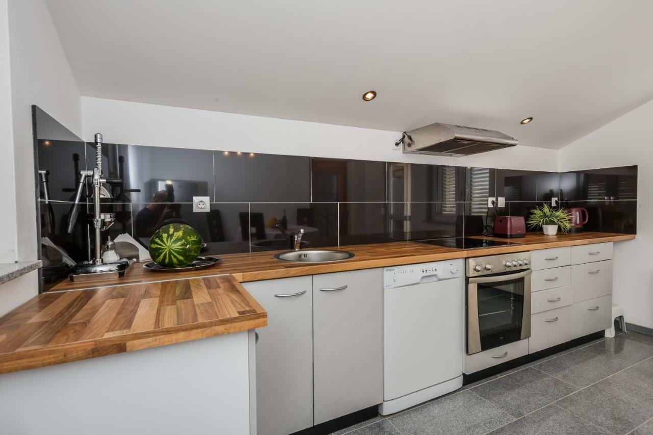 Apartman Lucija Kaštela Buitenkant foto