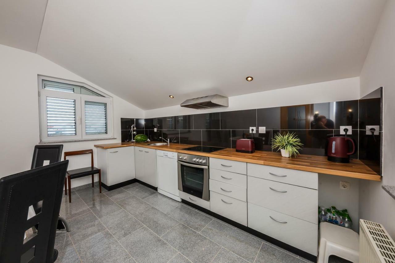 Apartman Lucija Kaštela Buitenkant foto