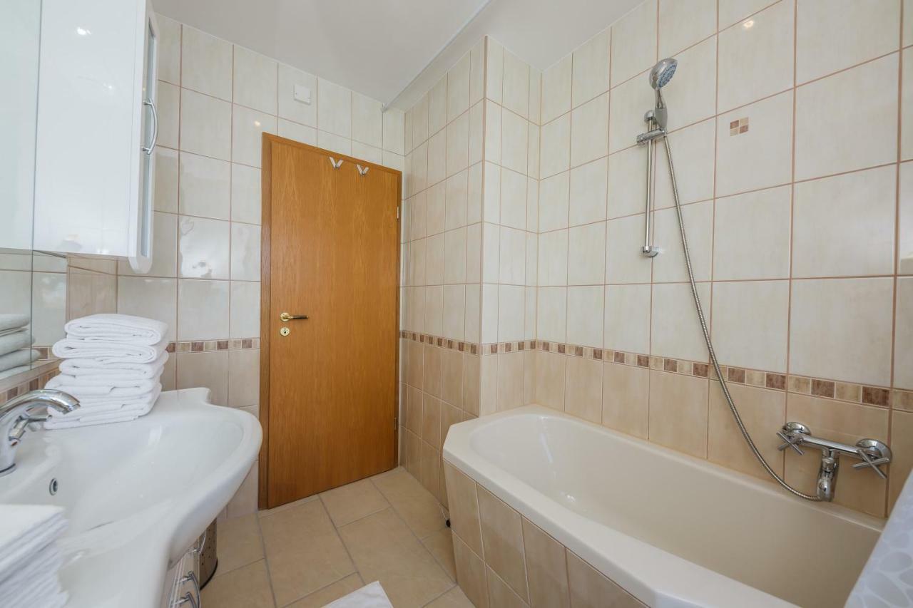 Apartman Lucija Kaštela Buitenkant foto